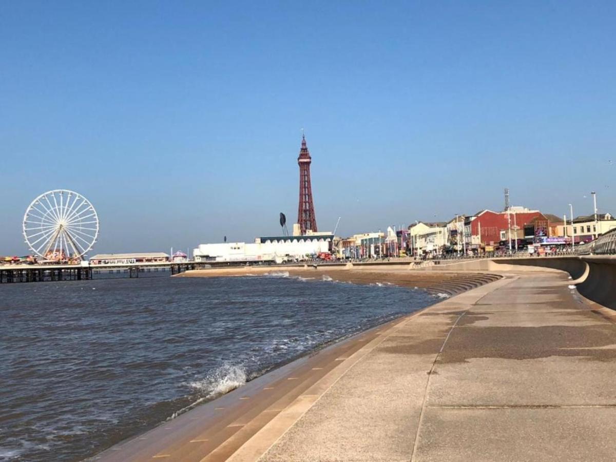 Oyo Wave Crest Hotel Blackpool Exterior photo